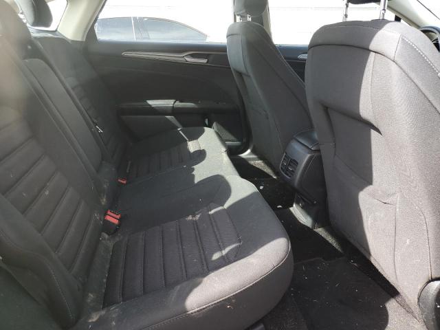 3FA6P0HD4HR156797 Ford FUSION SE
