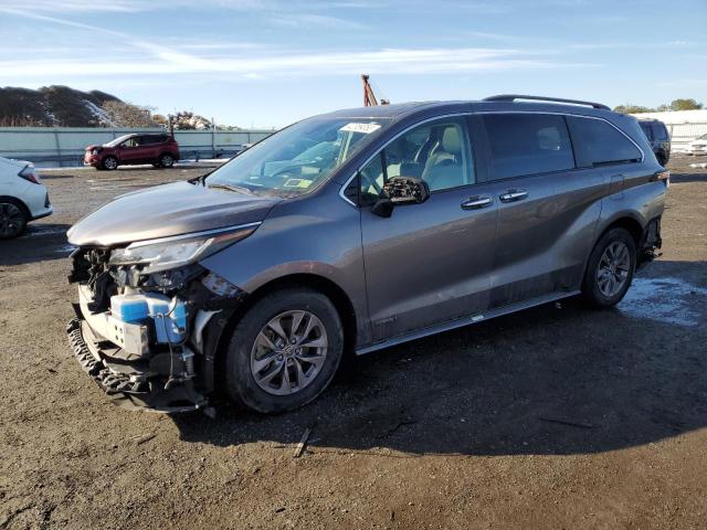 2021 TOYOTA SIENNA XLE 5TDYRKEC2MS072778