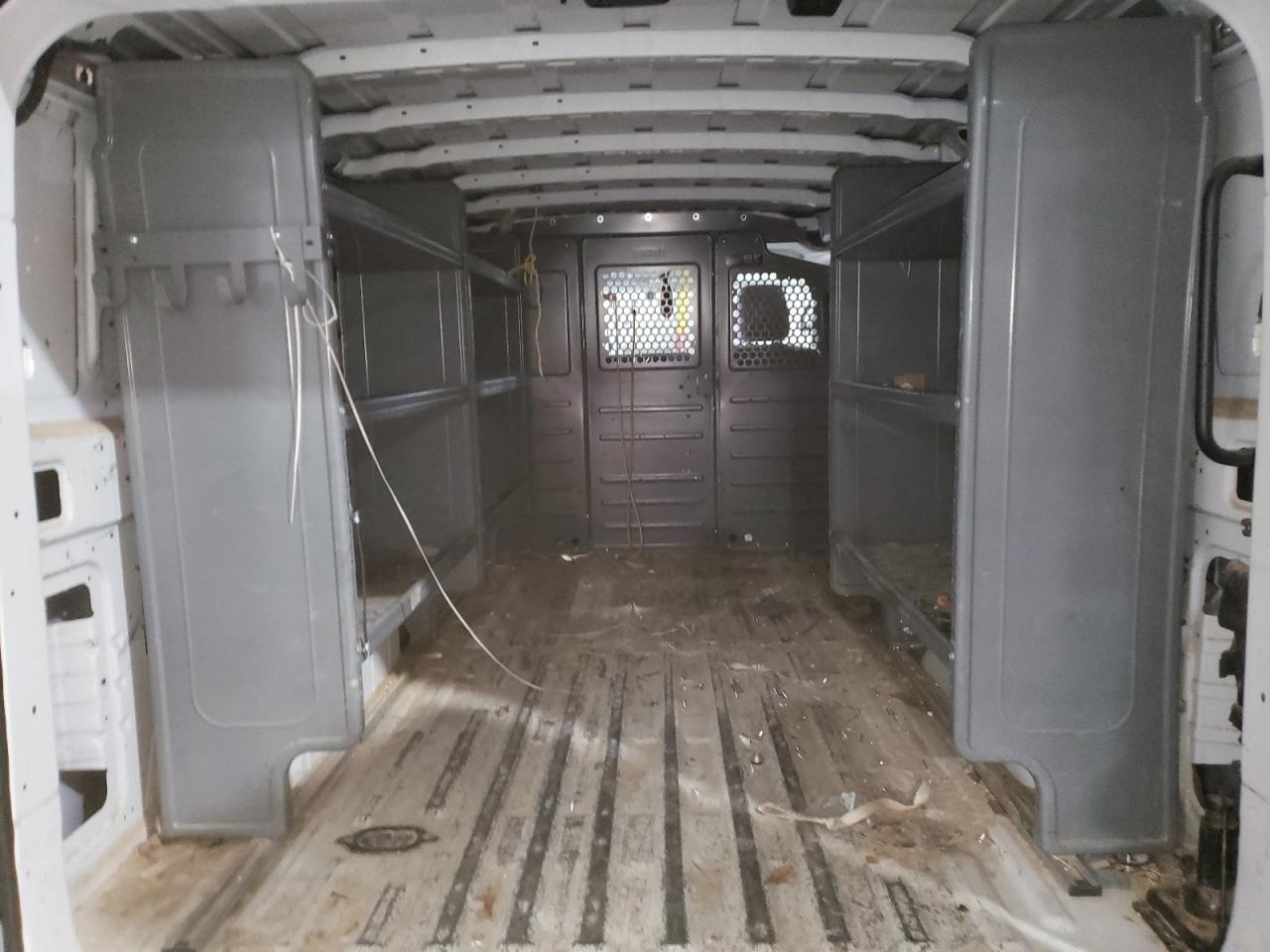 1N6BF0KM8GN810607 NISSAN NV 2016