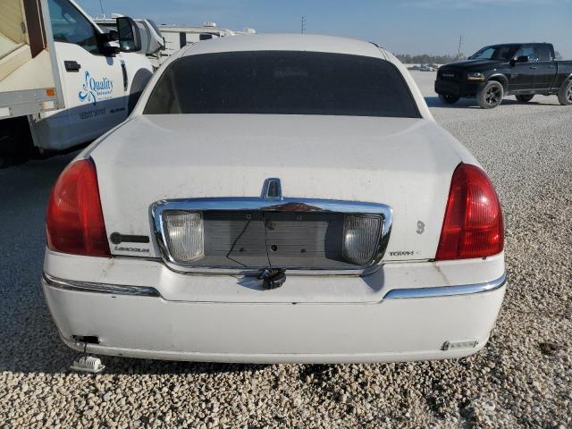 1L1FM88W56Y617391 Lincoln TOWNCAR