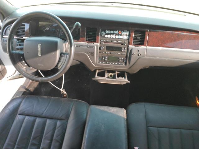 1L1FM88W56Y617391 Lincoln TOWNCAR