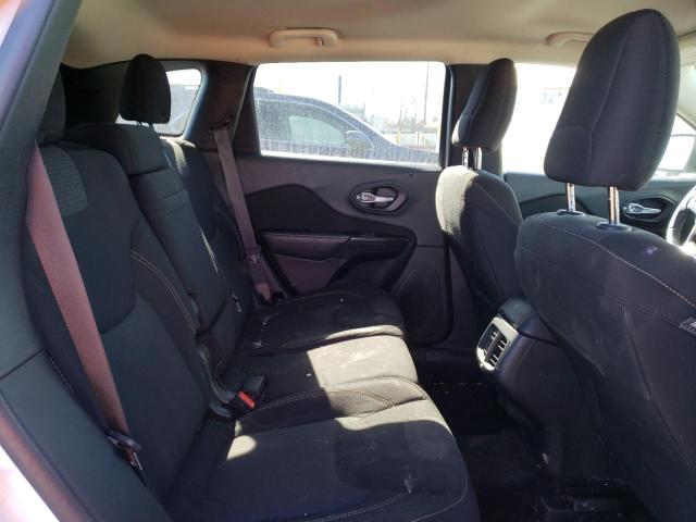 1C4PJLCB6GW141012 Jeep Cherokee Latitude
