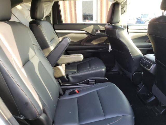 2018 TOYOTA HIGHLANDER 5TDJZRFH2JS523126