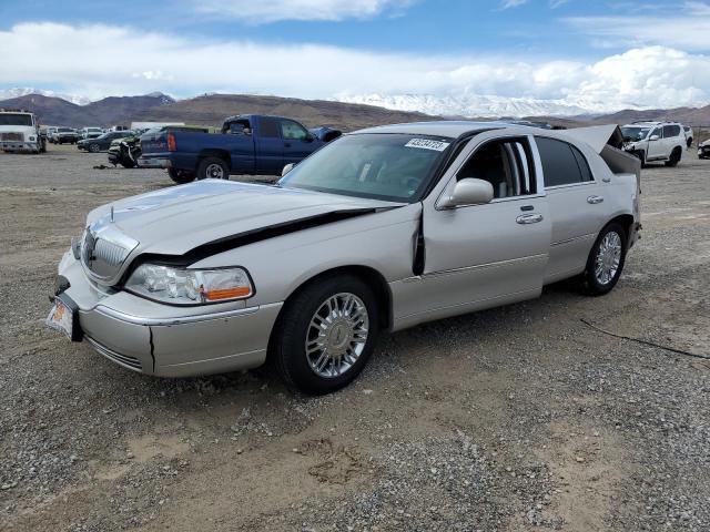 2010 Lincoln Town Car Signature Limited