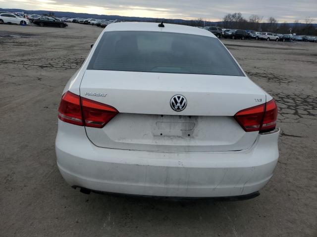 2015 VOLKSWAGEN PASSAT S - 1VWAT7A34FC033908
