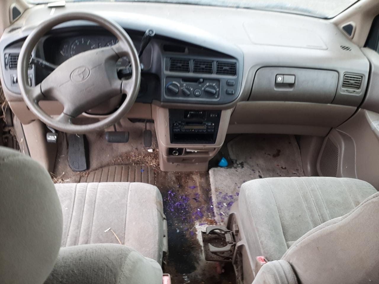 1998 Toyota Sienna Le VIN: 4T3ZF13C5WU063438 Lot: 69289893