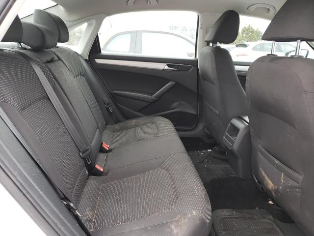 2018 VOLKSWAGEN PASSAT S 1VWAA7A33JC030920