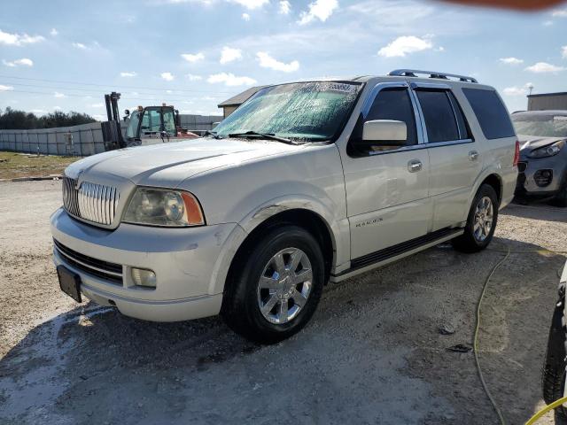 2005 Lincoln Navigator 