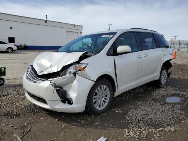 2017 Toyota Sienna XLE