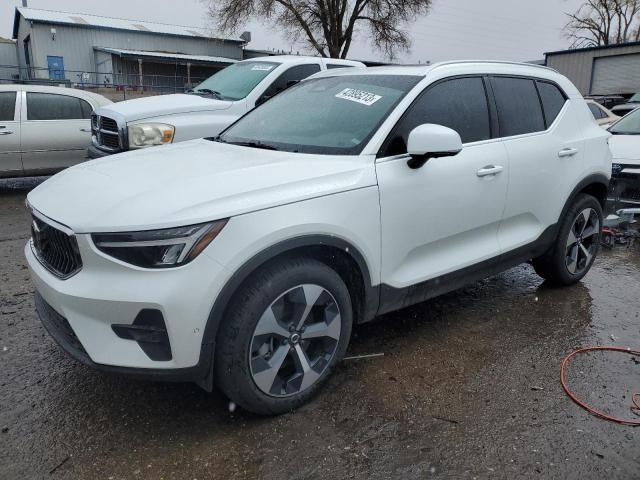 2023 Volvo XC40 