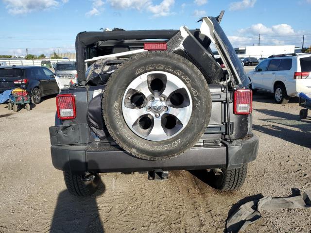 1C4BJWEG0GL304873 Jeep Wrangler Unlimited Sahara