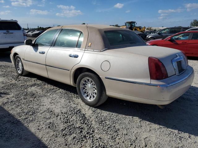 1LNFM83W9WY614533 Lincoln TOWNCAR