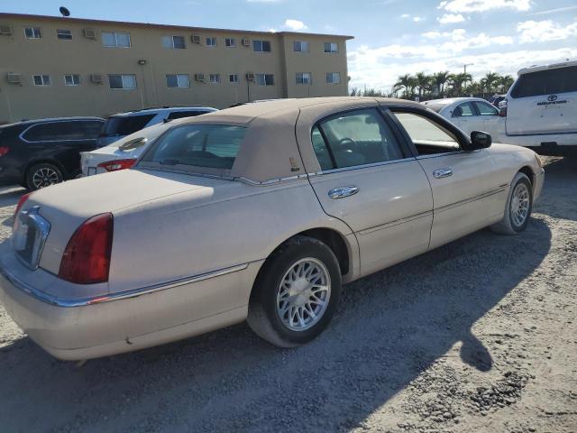 1LNFM83W9WY614533 Lincoln TOWNCAR