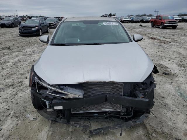 2019 HYUNDAI ELANTRA SE 5NPD74LF1KH429707