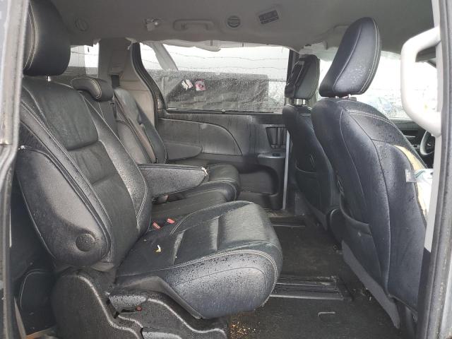 2017 TOYOTA SIENNA SE 5TDXZ3DC8HS828848