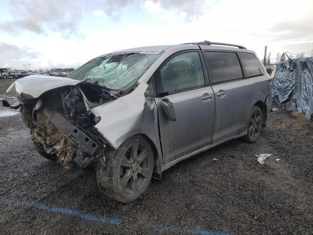 2017 TOYOTA SIENNA SE 5TDXZ3DC8HS828848