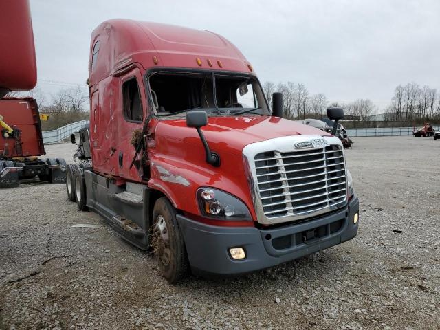 Salvage trucks for sale at Lexington, KY auction: 2015 Freightliner Cascadia 125