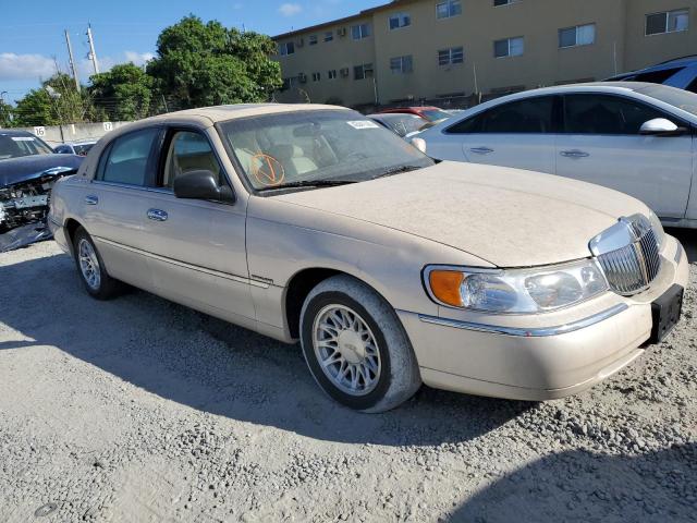 1LNFM83W9WY614533 Lincoln TOWNCAR