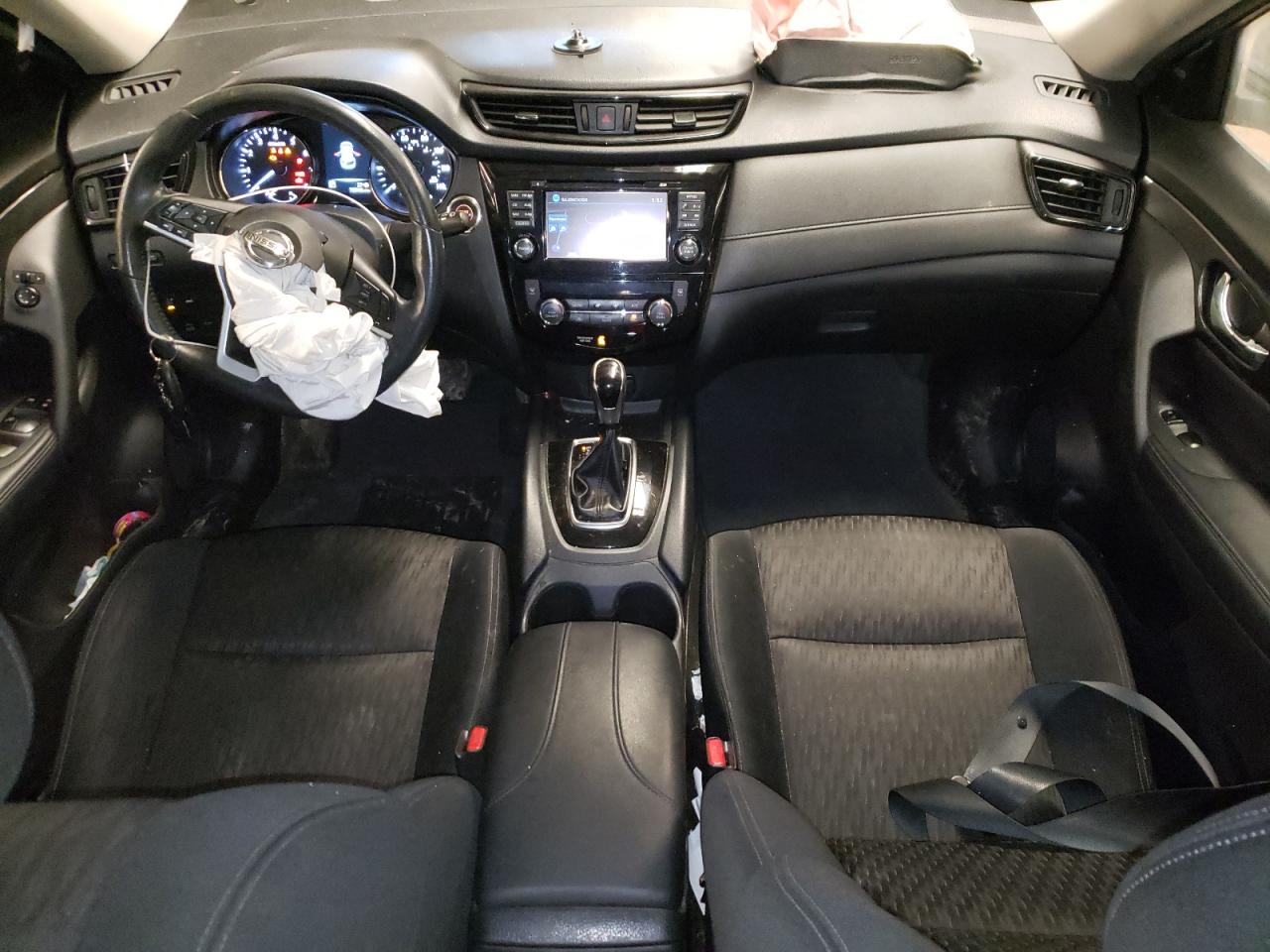 KNMAT2MV8HP588584 NISSAN ROGUE 2017