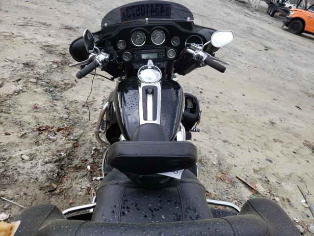 2011 HARLEY-DAVIDSON FLHTK - 1HD1KEM13BB651658