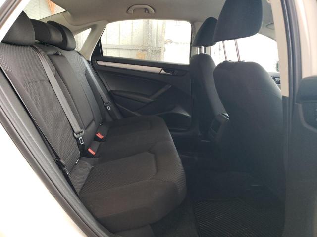 2015 VOLKSWAGEN PASSAT S - 1VWAS7A38FC066008