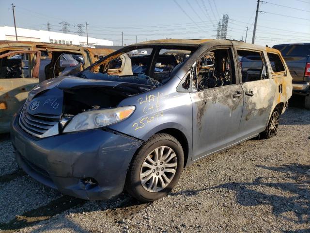 2017 Toyota Sienna XLE