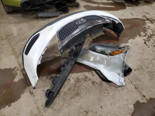 5XYKTCA17BG013379 KIA Sorento Base