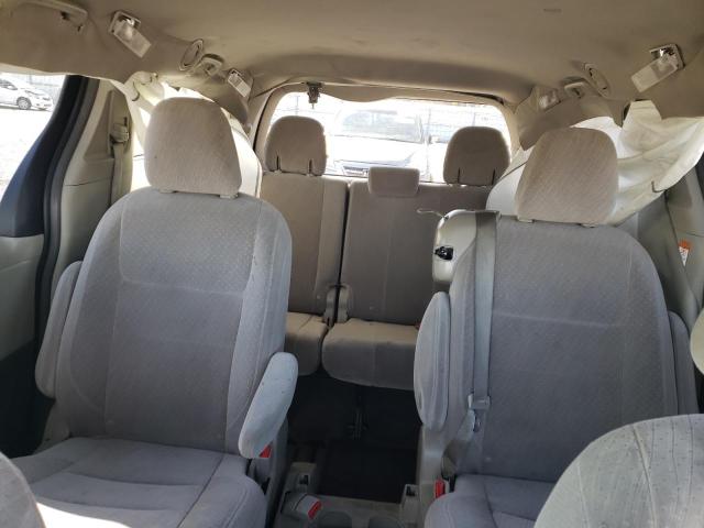 5TDKZ3DCXJS915294 Toyota SIENNA LE