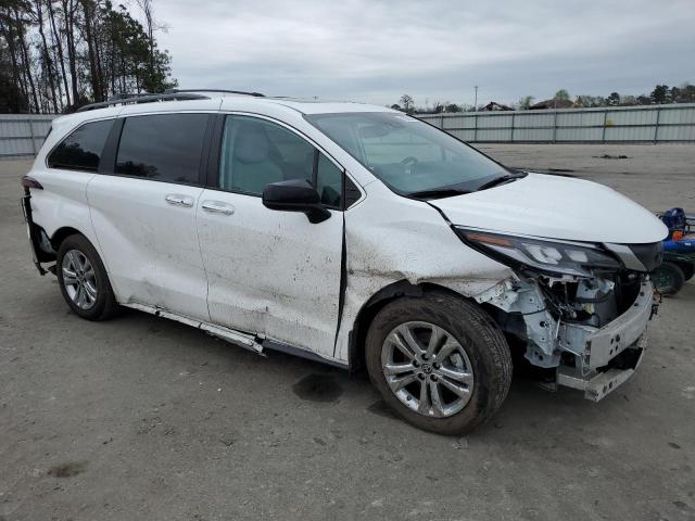 2022 TOYOTA SIENNA XSE - 5TDDSKFCXNS060350