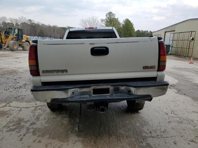 1GTHC24U92E142579 GMC Sierra