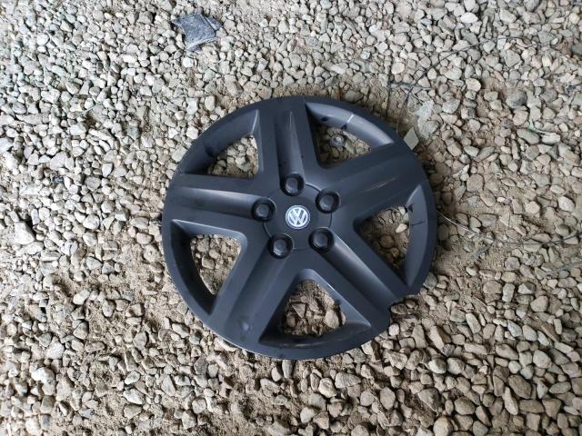 2015 VOLKSWAGEN PASSAT S - 1VWAS7A38FC066008