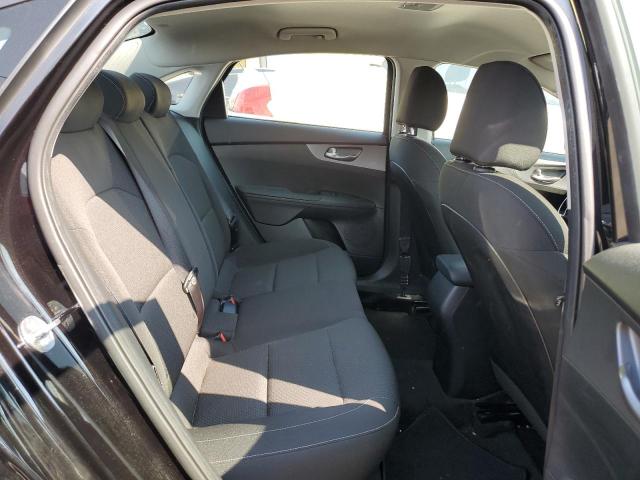 3KPF24AD0ME373498 KIA FORTE FE