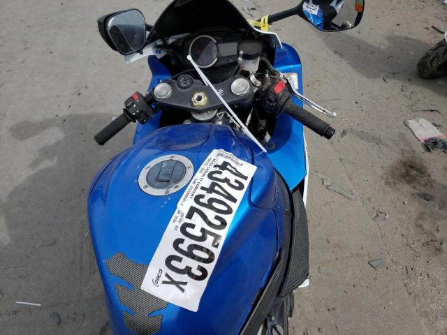 2011 SUZUKI GSX-R600 - JS1GN7FA2B2101860