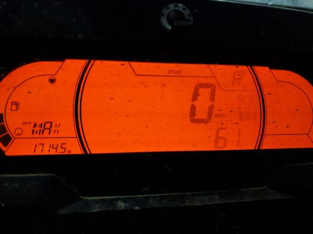 2021 CAN-AM MAVERICK X - 3JBVXAV43MK000899