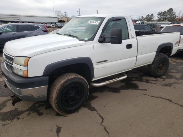 Salvage trucks for sale at New Britain, CT auction: 2005 Chevrolet Silverado K2500 Heavy Duty