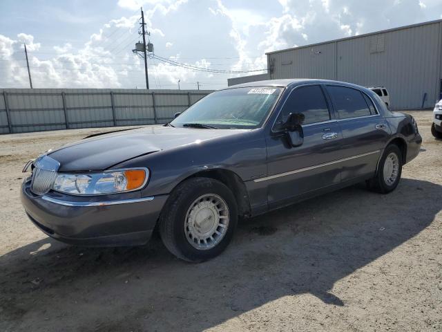 2001 Lincoln Town Car Executive