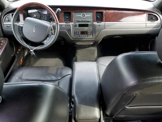 2LNHM82V98X657371 Lincoln TOWNCAR