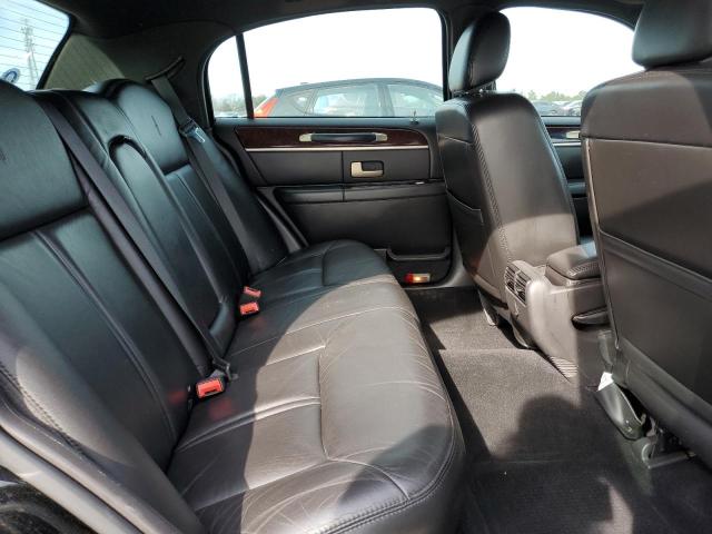 2LNHM82V98X657371 Lincoln TOWNCAR