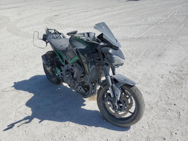 Salvage Motorcycles for parts for sale at auction: 2017 Kawasaki ZR900