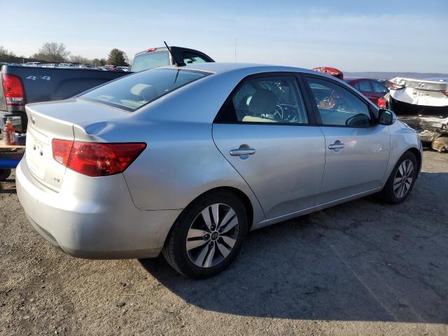 KNAFU4A28D5716110 KIA Forte
