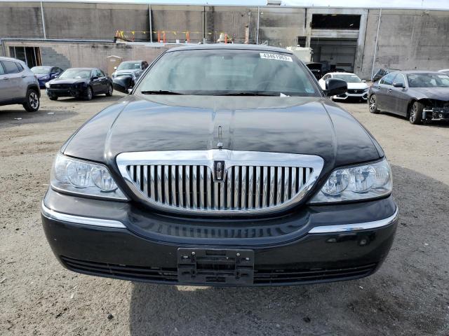 2LNHM82V98X657371 Lincoln TOWNCAR