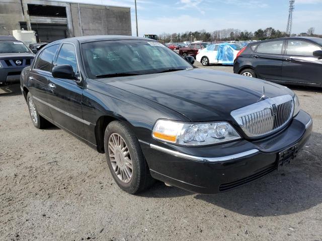 2LNHM82V98X657371 Lincoln TOWNCAR
