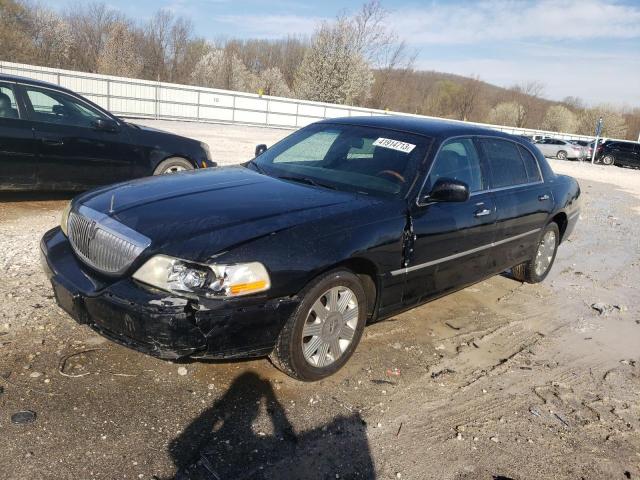 2005 Lincoln Town Car 