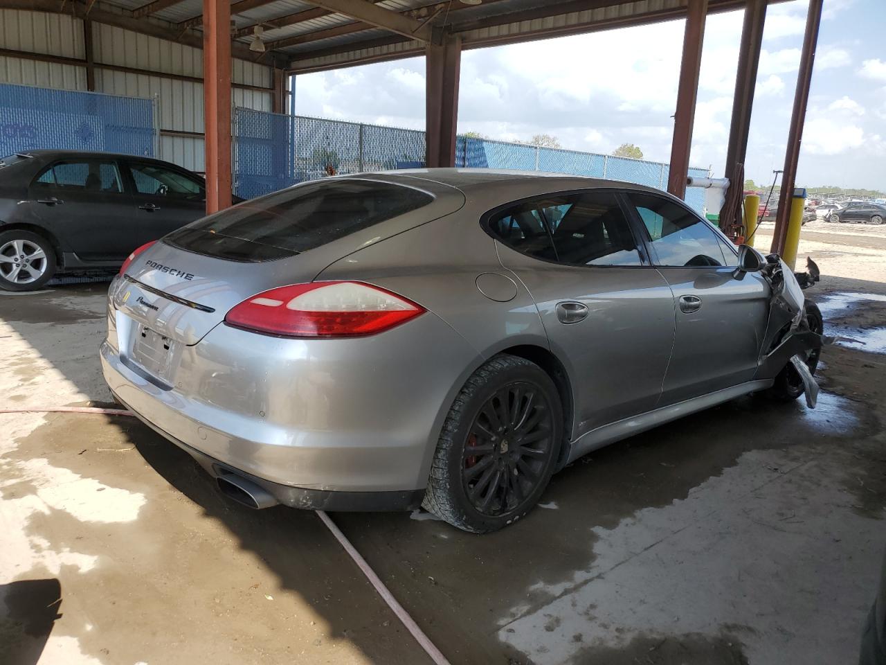 WP0AA2A78BL012939 2011 Porsche Panamera 2