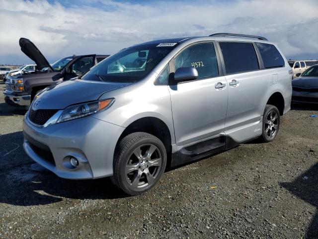 Salvage cars for sale from Copart Antelope, CA: 2017 Toyota Sienna SE