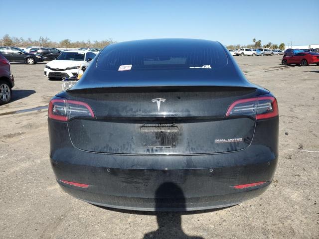 5YJ3E1EB8JF180975 Tesla MODEL 3