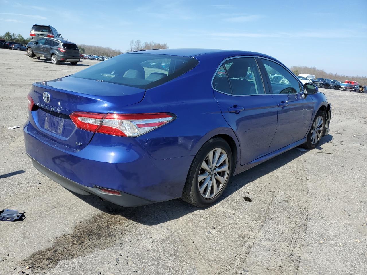 4T1B11HK8JU577513 TOYOTA CAMRY 2018