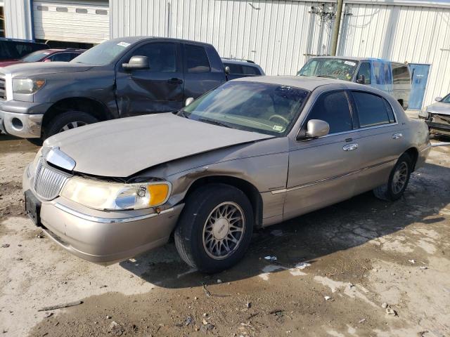 2000 Lincoln Town Car Signature