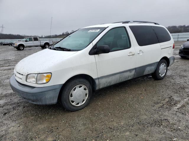 2000 Toyota Sienna LE