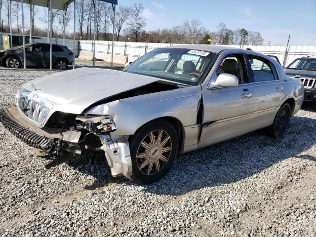 2010 Lincoln Town Car Signature Limited